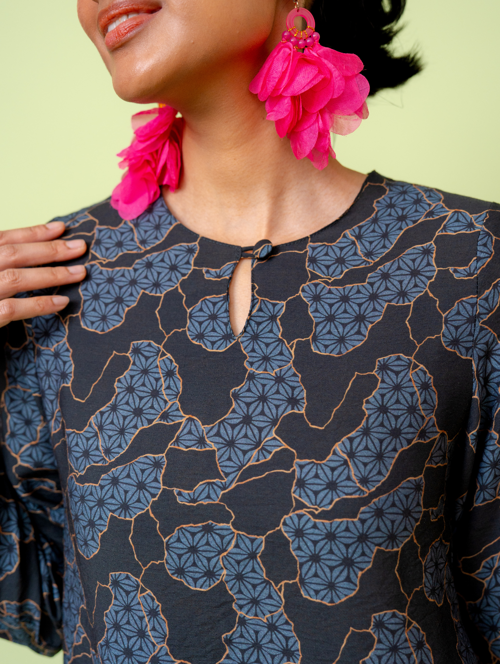Merdu Midi Kurung - Blaze Black