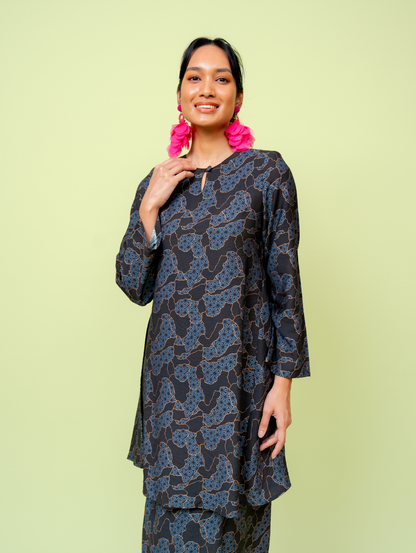Merdu Midi Kurung - Blaze Black