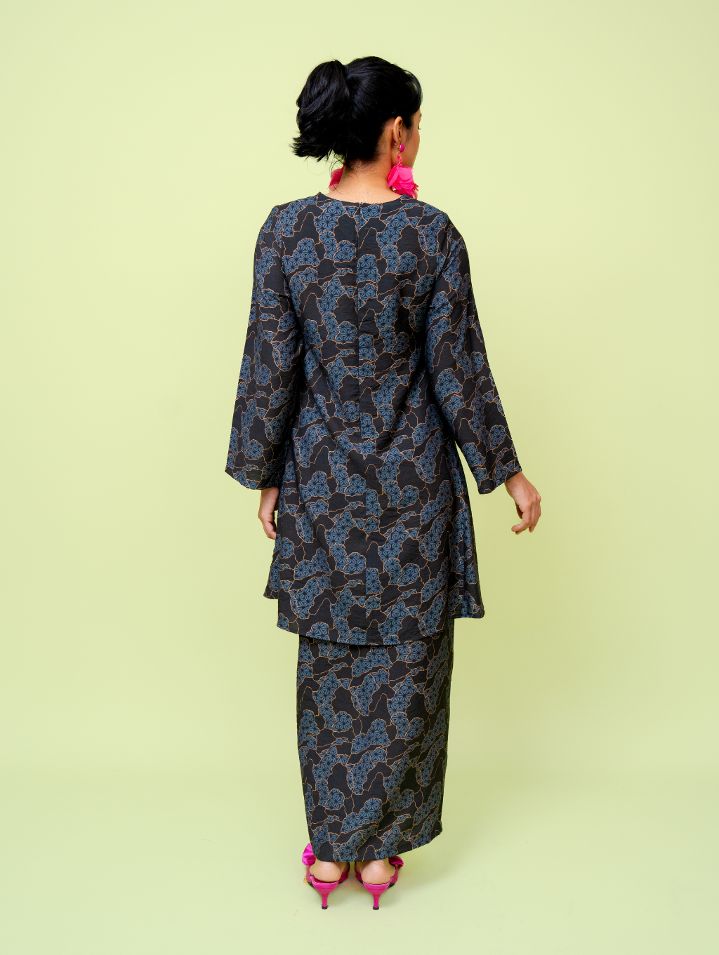 Merdu Midi Kurung - Blaze Black