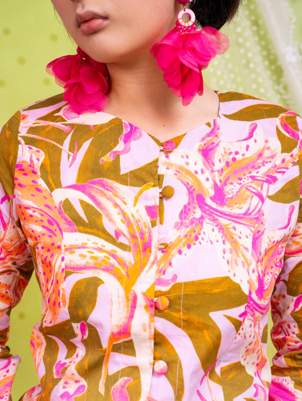 Nadi Kebaya - Strawleaf