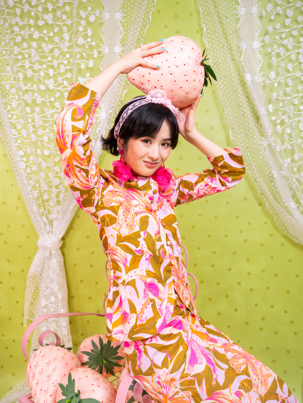 Nadi Kebaya - Strawleaf