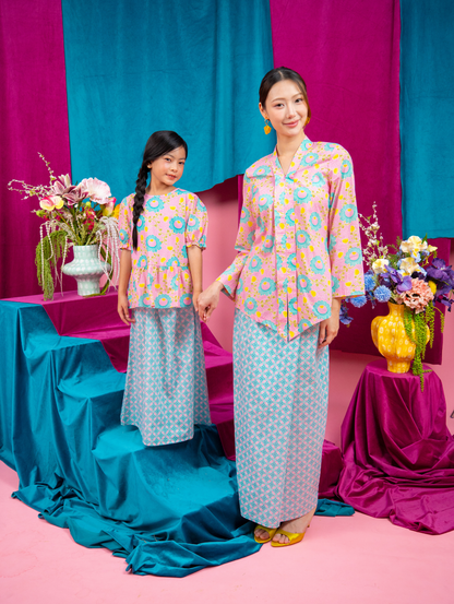 Ratna Kebaya