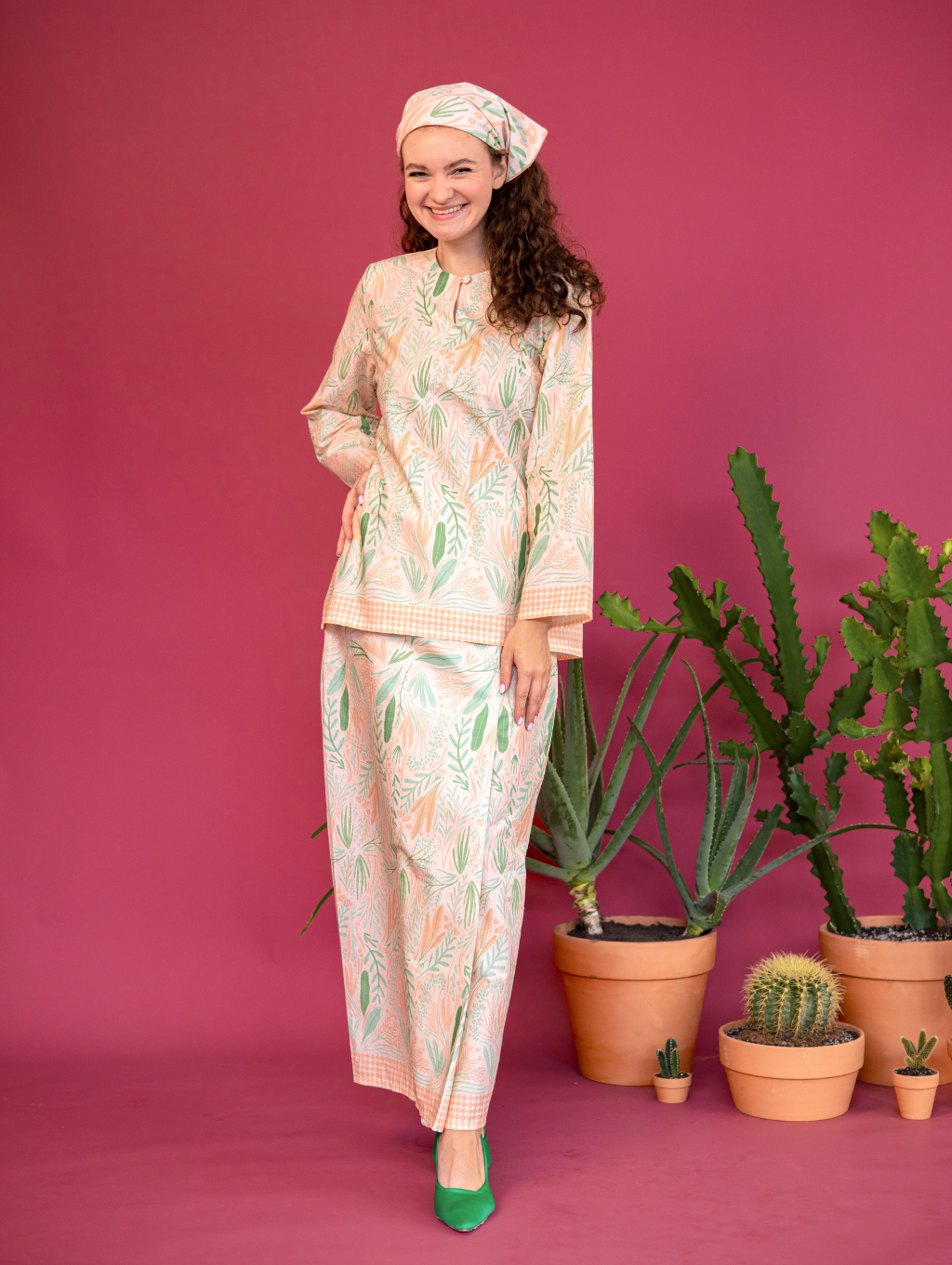 Daun Kurung in Merah Muda