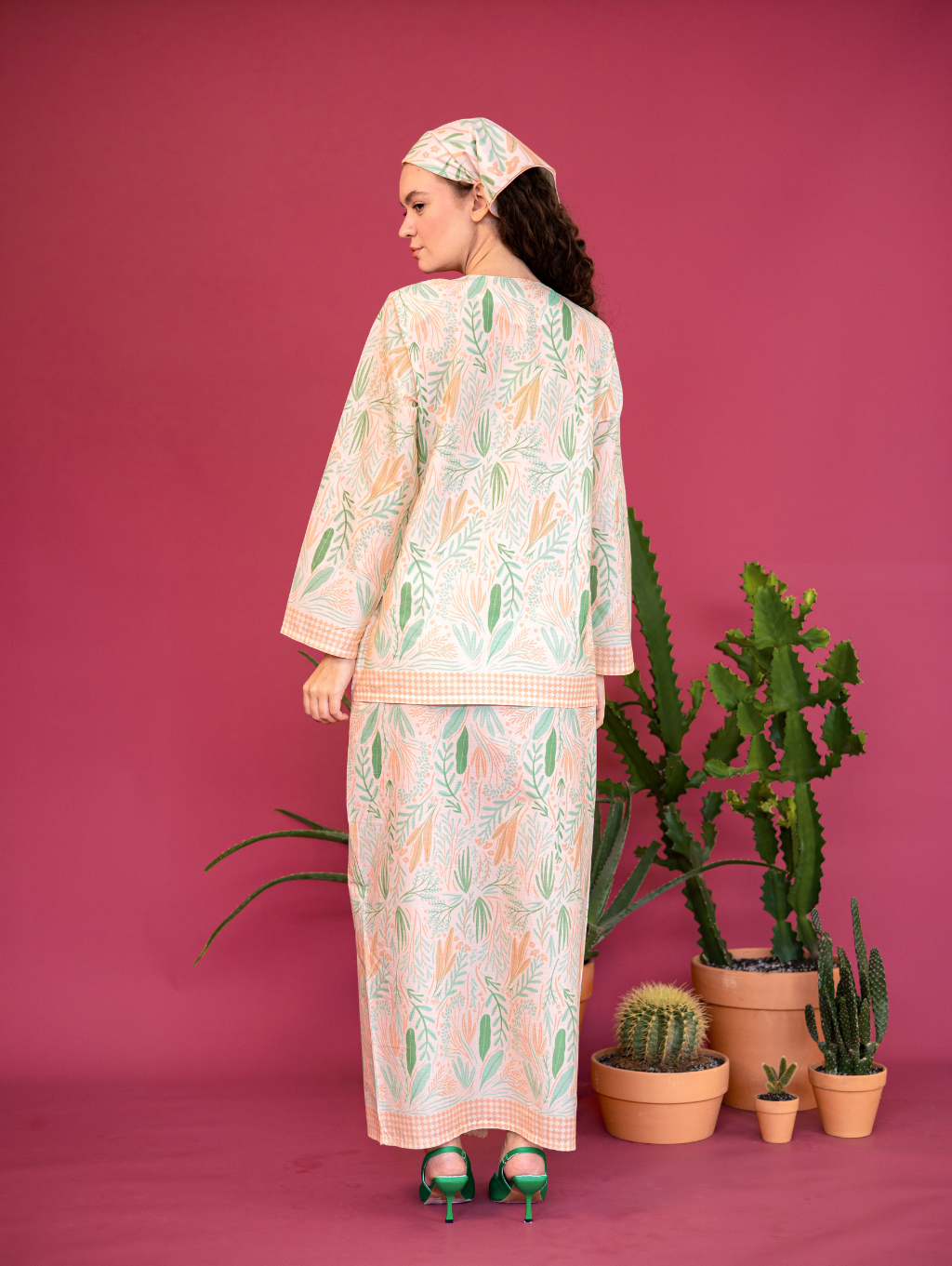 Daun Kurung in Merah Muda