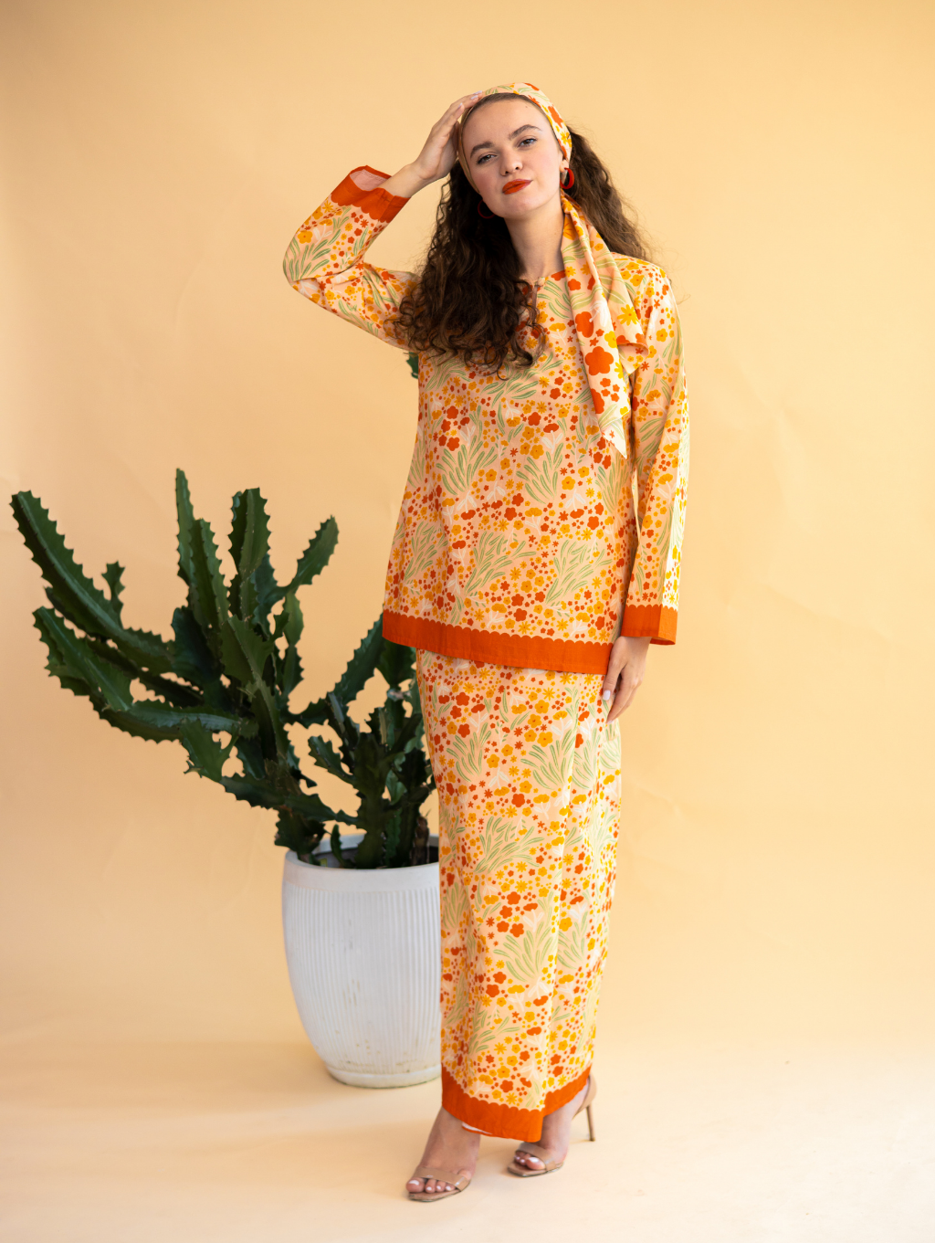 Mekar Kurung in Merah