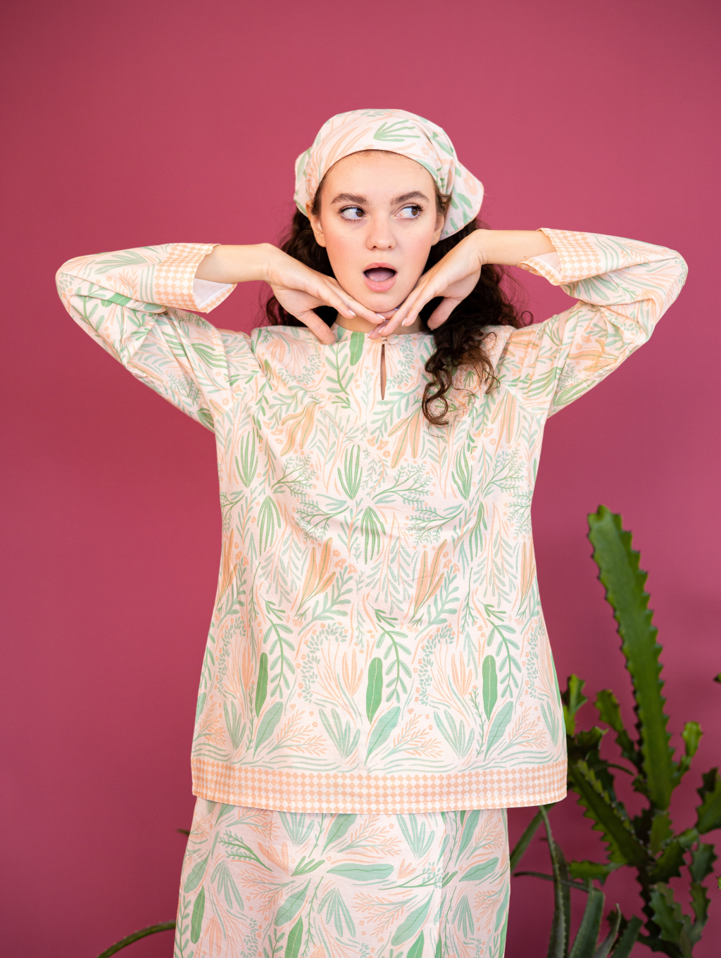 Daun Kurung in Merah Muda