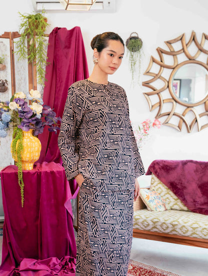 Ellie Kurung in Black