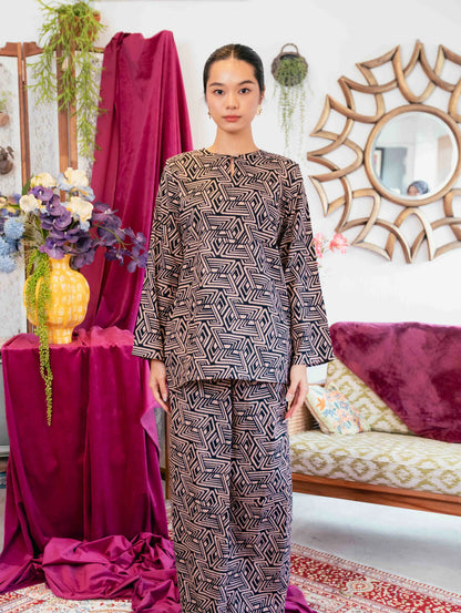 Ellie Kurung in Black