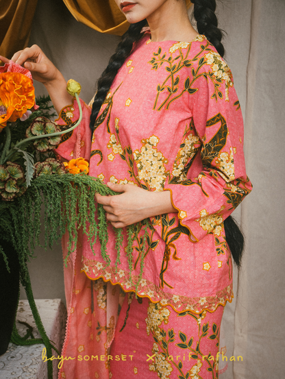 Gina Oversized Kurung - Kesidang Merah Jambu (with shawl)