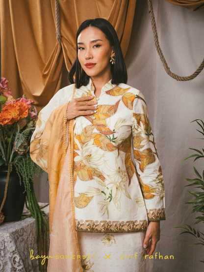 Inara Kurung - Cempaka Puteh (with shawl)
