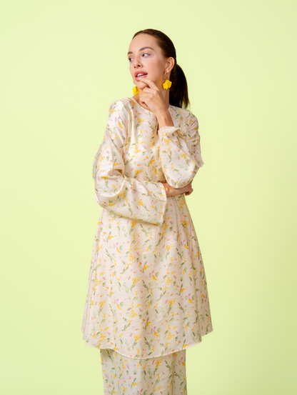 Merdu Midi Kurung - Julie