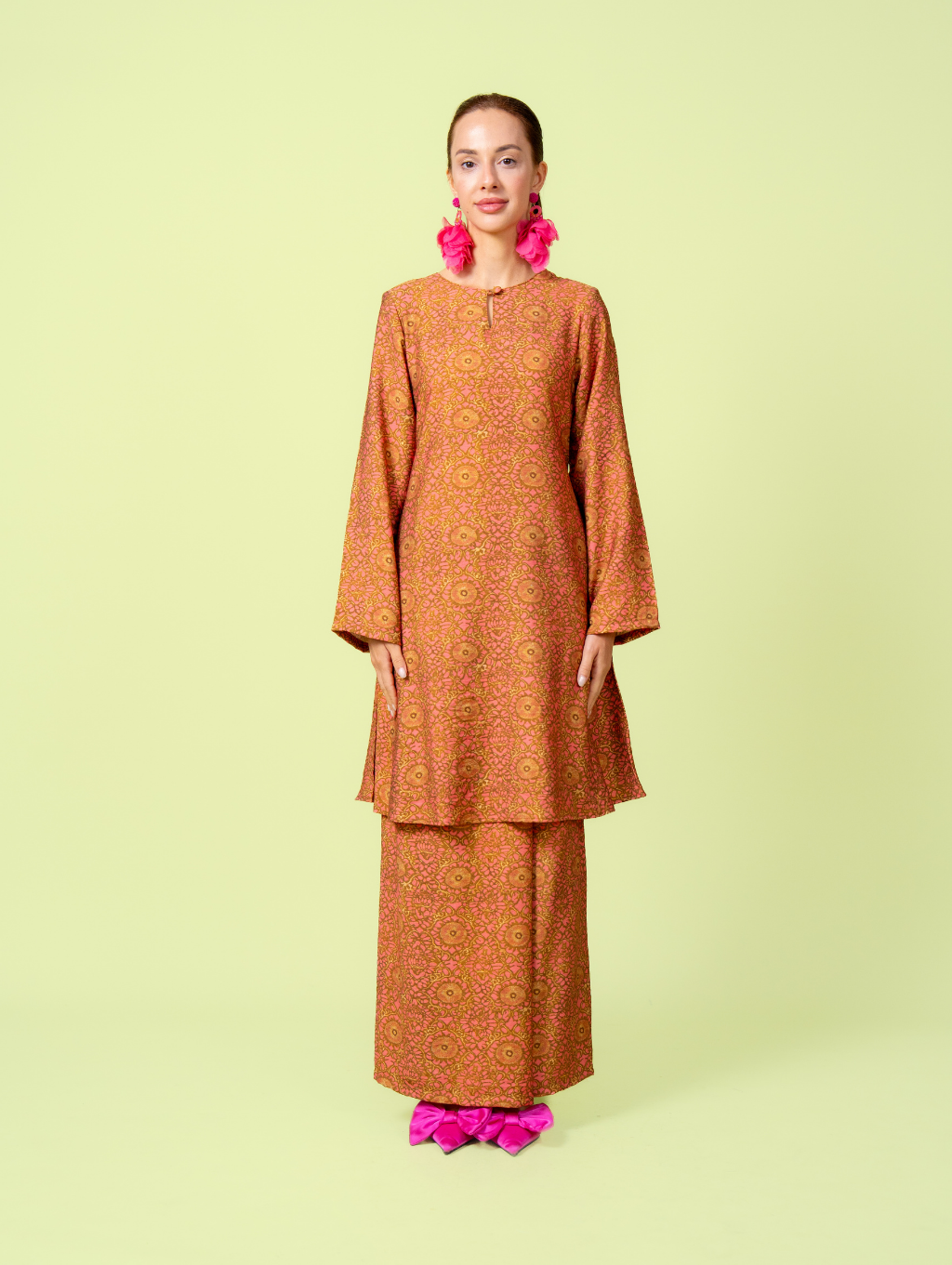 Merdu Midi Kurung - Sally
