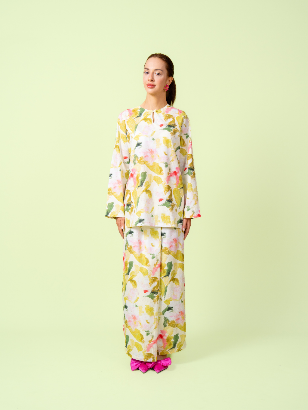 Stella Kurung