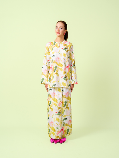 Stella Kurung